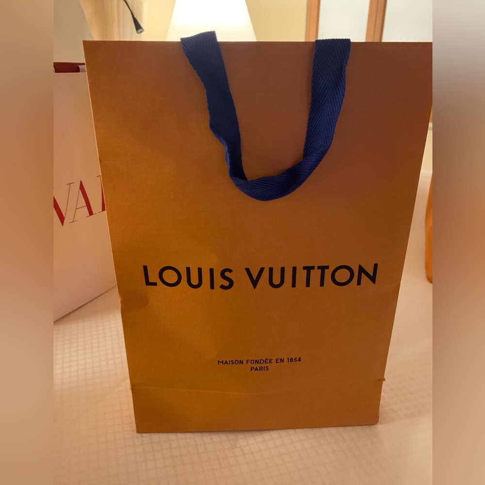 Brand new medium size Luise Vuitton shopping authentic bag with fabric handles